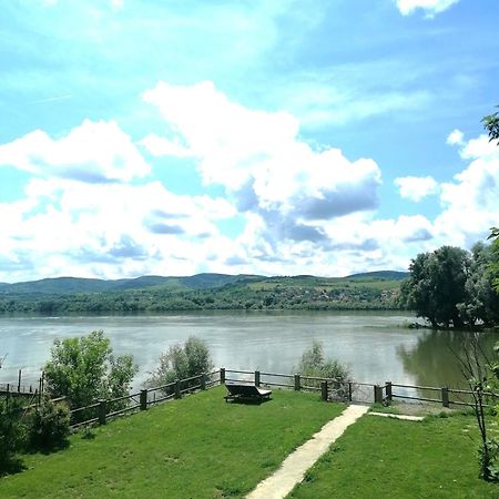 Captain'S House By The Danube River Cerevic Екстер'єр фото