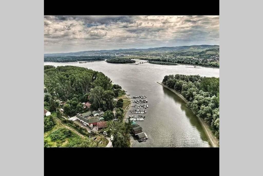 Captain'S House By The Danube River Cerevic Екстер'єр фото