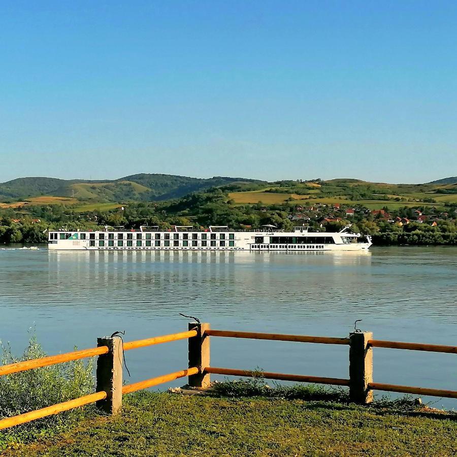 Captain'S House By The Danube River Cerevic Екстер'єр фото