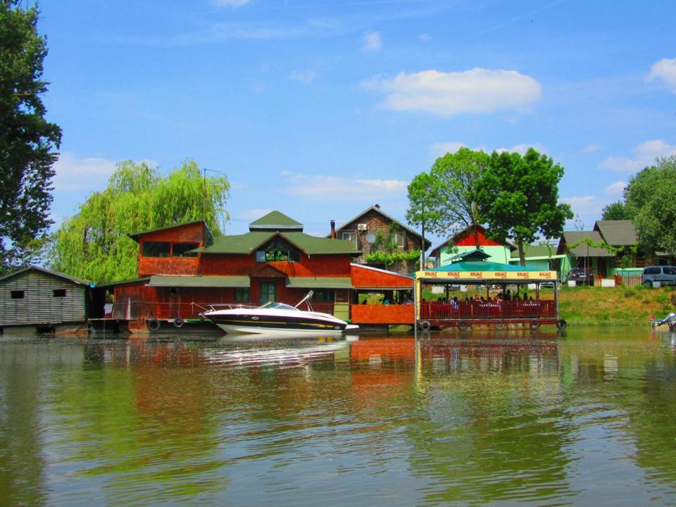 Captain'S House By The Danube River Cerevic Екстер'єр фото