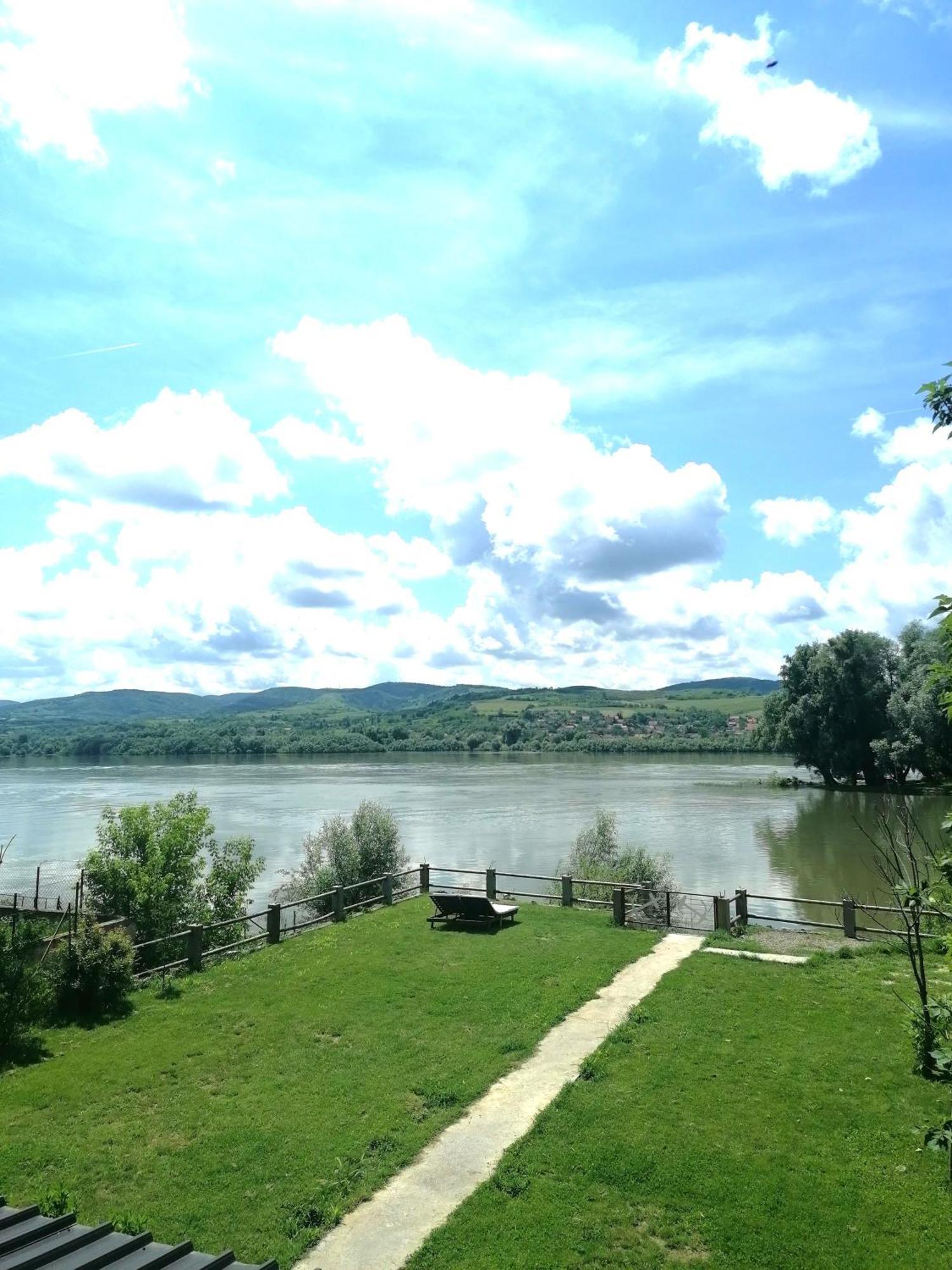 Captain'S House By The Danube River Cerevic Екстер'єр фото